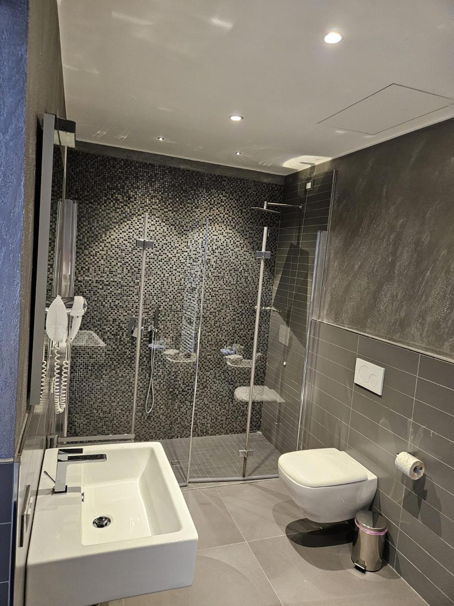 Prima Fila Premium Guest House Sanremo Exterior photo